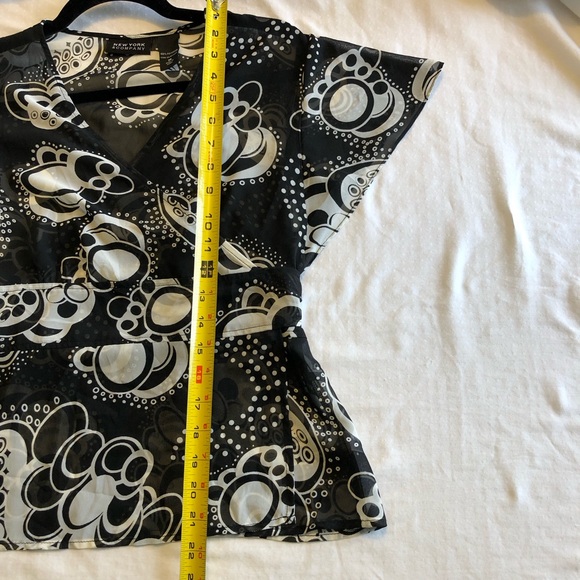 New York & Company Side Tie Wrap Blouse Black and White Size M - Picture 6 of 8
